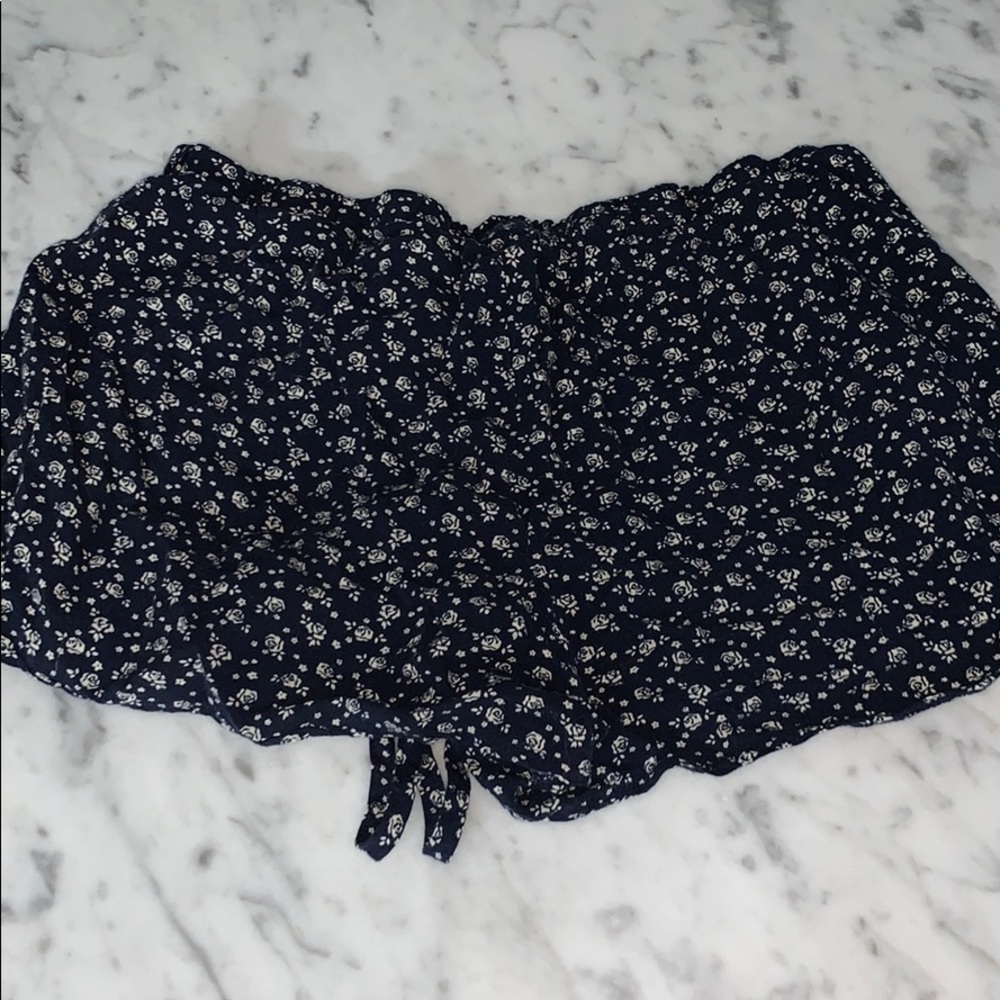 shorts - Picture 2 of 3